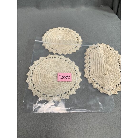 Handmade Crochet Lace Hot Pads plates Set of 3 Beige Cotton - Picture 15 of 15